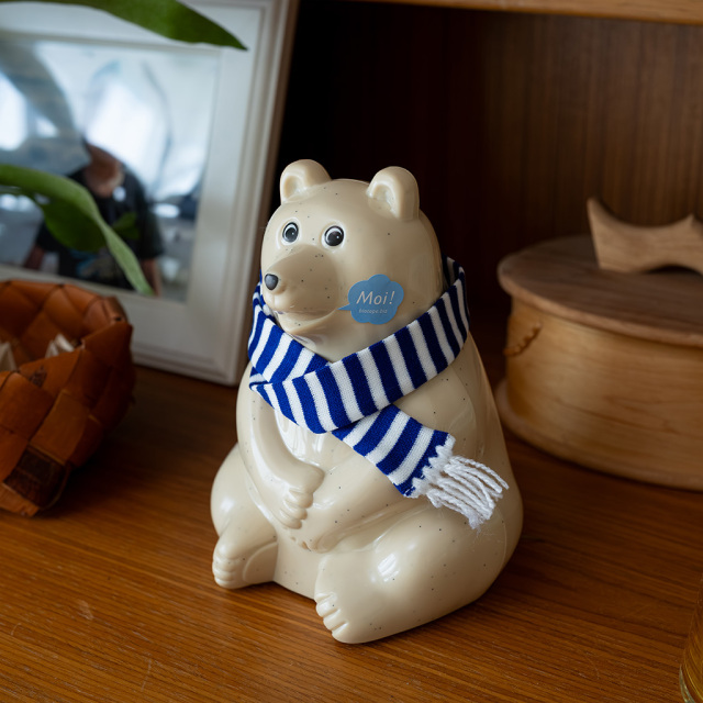 【2025年限定】しろくま貯金箱｜ブルーボーダーマフラー付き Polar Bear Money Box