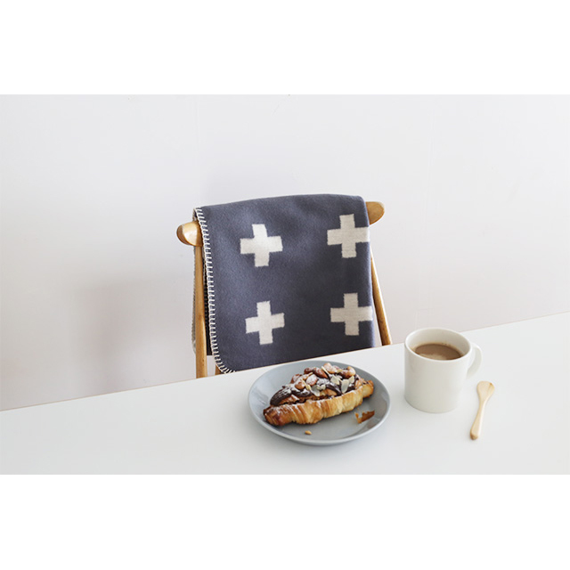 廃盤希少品ピアヴァレンPiaWallenクロスブランケット Pia Wallen/ピア・ヴァレン/Crossブランケット(L) COMFOTA 北欧