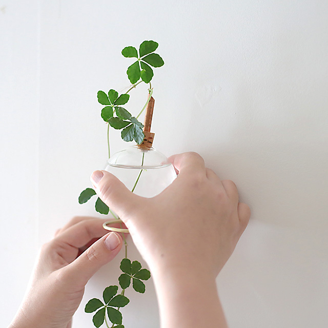 scandinaviaform/スカンジナビアフォルム/Glasilium Vase 壁掛け用真鍮ブラケット