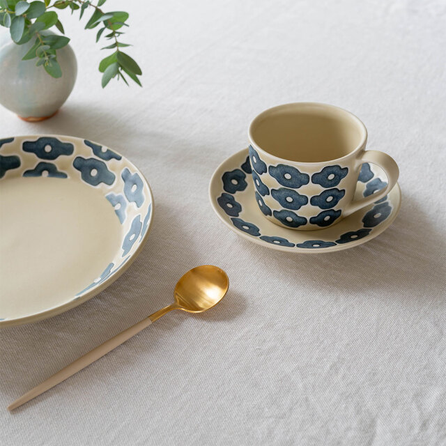 すこし屋 しろくまピース 砥部焼 陶器皿 お皿 すこし屋 | しろくま