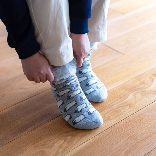 from F フロムエフ｜もこもこソックス レディース