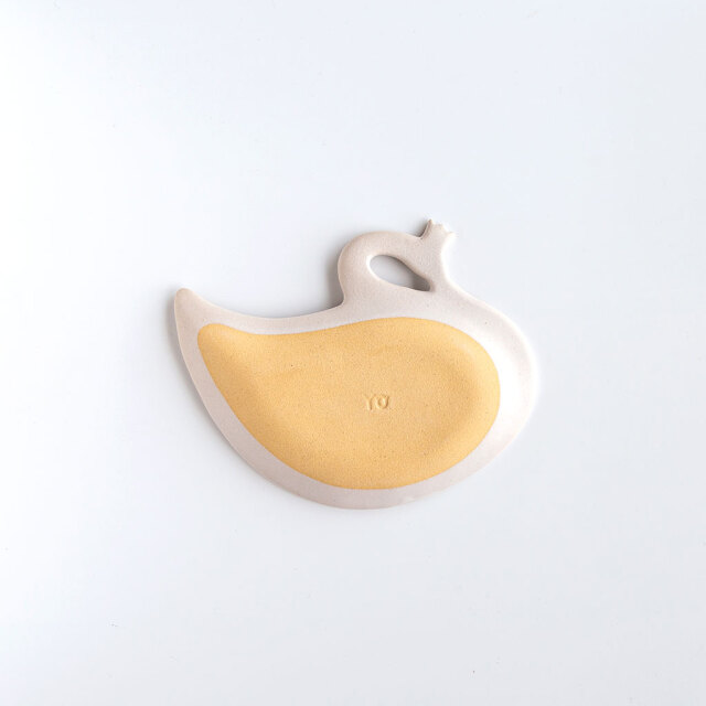 よしざわ窯｜冠をかぶった白鳥皿＜金彩＞ COMFOTA 北欧雑貨店