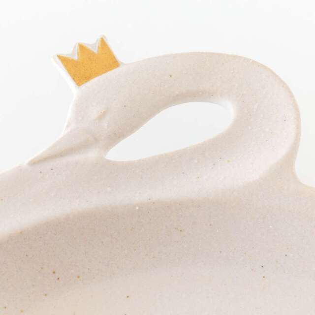 よしざわ窯｜冠をかぶった白鳥皿＜金彩＞ COMFOTA 北欧雑貨店