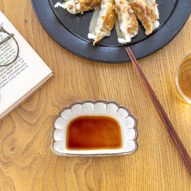 よしざわ窯＊ジャンボ餃子 2枚＊餃子 小皿 2枚＊4枚セット【未使用】 よしざわ窯｜餃子の小皿 COMFOTA 北欧雑貨店