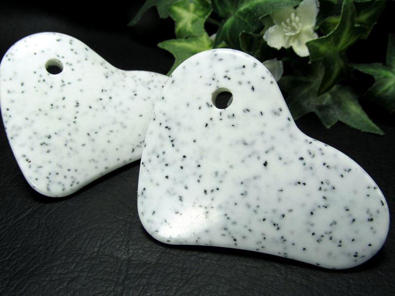 ホワイトカラー かっさプレート エステ用天然石 希少 北投石 カッサプレート サイズ 約60ミリ セラミック 台湾産 za-s