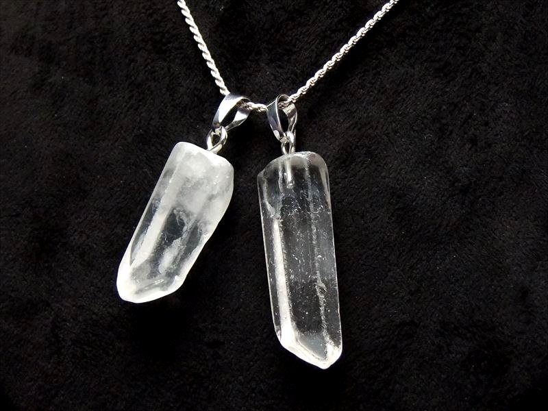 磨きタイプ 天然水晶ポイント ペンダントトップ(クリスタル) 縦約30-45mm 重さ8g前後 天然水晶ポイント 極上天然石 一点もの パワーストーン