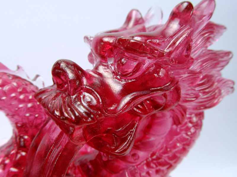 カーディフ城の守り神 ウェールズ カーディフ 龍の精霊 Welsh Dragon 置物 横幅約148mm 重さ918g ウェールズの守り神 1点物 レッドドラゴンをモチーフに再現