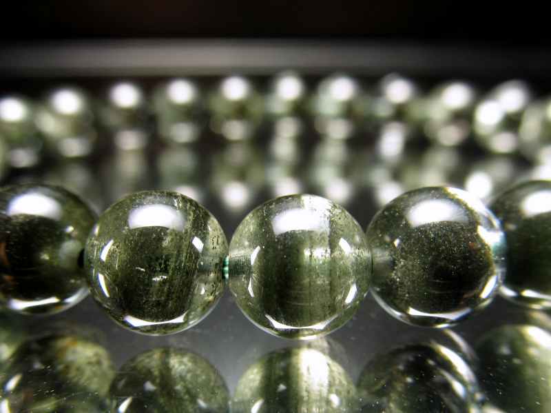 深みのあるダークグリーンカラー 千層ガーデンファントムクォーツ ブレスレット 7mm-7.5mm×26珠 神秘のストライプ模様 緑庭園幻影水晶