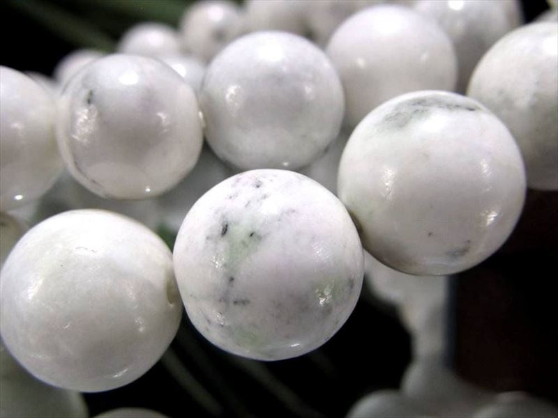 世界最古の翡翠 糸魚川翡翠 白翡翠 硬玉 ブレスレット 10mm-10.5mm×19珠前後 やわらかな乳白色 日本の国石 翡翠 成功と繁栄の象徴 証明書付 コムローズ