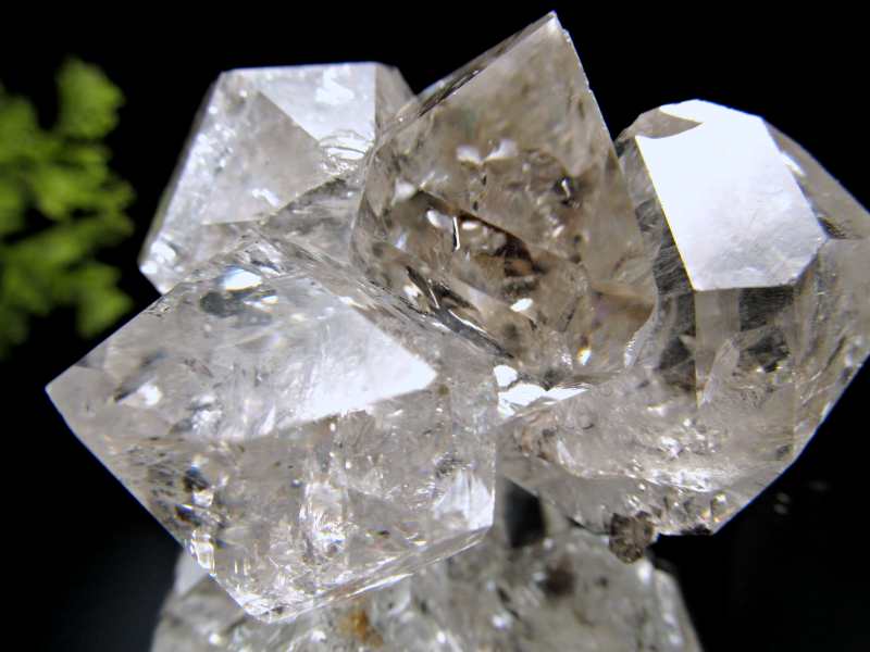 虹入り・結晶8個共生 ハーキマー水晶 最大幅67mm 重さ114g ハーキマーダイヤモンド 透明感高め 一つ一つ手作業による採掘です ハーキマー水晶結晶 アメリカ