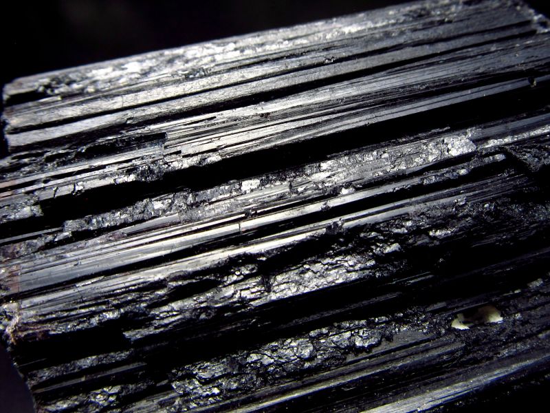 艶やかなブラック結晶 ブラックトルマリン 原石 台座付き 重さ 280g 高さ120mm 心身を浄化・精神との調和 電気石 迫力満点 1点物 ブラジル産 パワーストーン