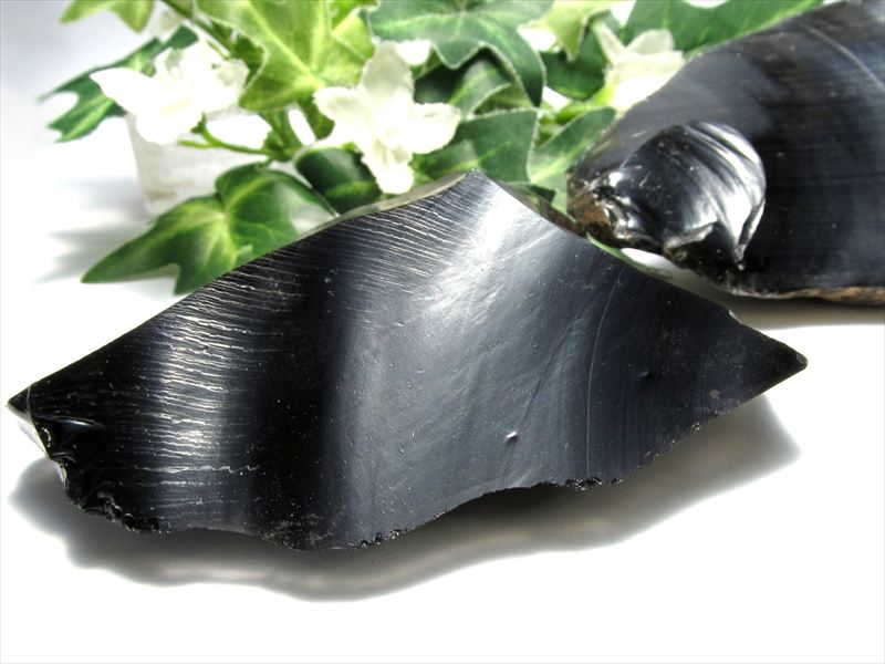 国産原石 オブシディアン(黒曜石) 原石 重さ100g-120g パワーストーン すべての本質や未来を見通す力を持つ石 北海道常呂郡置戸町産