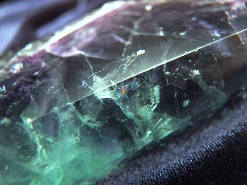 希少な結晶面残し 虹入り フローライト 蛍石 ポイント ハーフポリッシュ 高さ100mm 重さ 214g 未熟な部分を成長させてくれる石 石花蛍石 一点物 アメリカ産