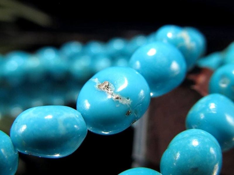 ターコイズの最高峰 スリーピングビューティーターコイズ タンブルブレスレット 幅約3mm-4mm前後 ぷっくりタンブル型 美しい鮮やかな空青色 12月の誕生石