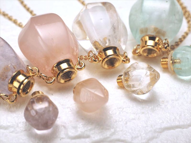 天然石アロマボトル ネックレス 高さ約3cm チェーン長さ約50cm-55cm ゴールドカラーチェーン&便利なスポイト付き 全4種 タイプB