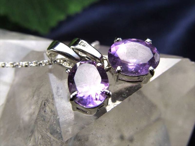 極上品質5A ラベンダーアメジスト オーバルカット ペンダントトップ 石サイズ縦約8mm 1個売り 真実の愛を守りぬく石 2月の誕生石 Silver925 ブラジル産