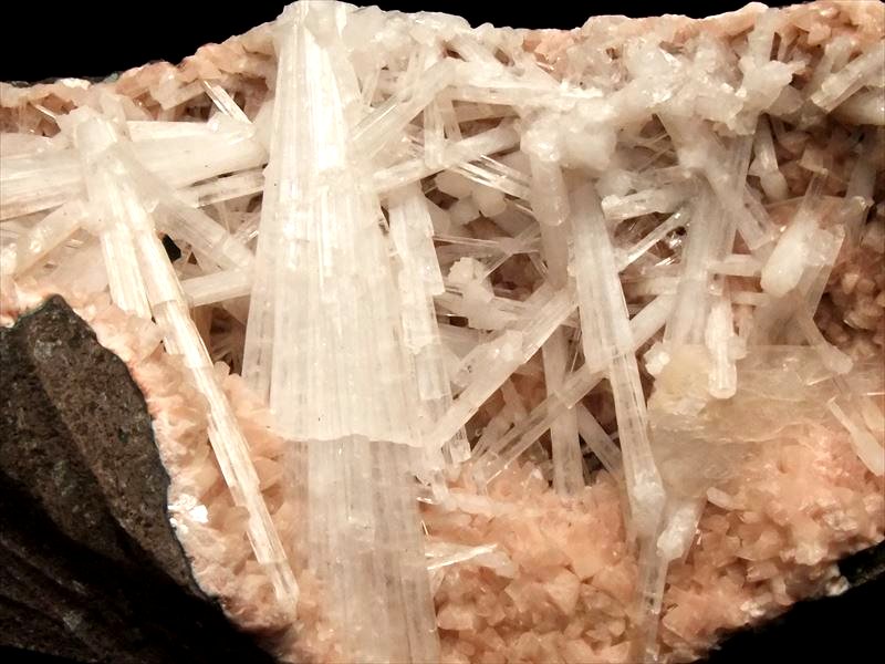 バイヤー厳選 まるで蜘蛛の巣 アポフィライト&スティルバイト クラスター (中)魚眼石 1152g きらきらアポフィライト インド産