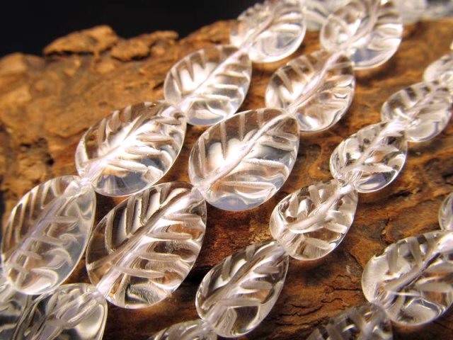 葉っぱ型 14mm 一連 天然水晶 クリスタル リーフカット 約38-40cm 極上 天然石 ビーズ パワーストーン rn-p