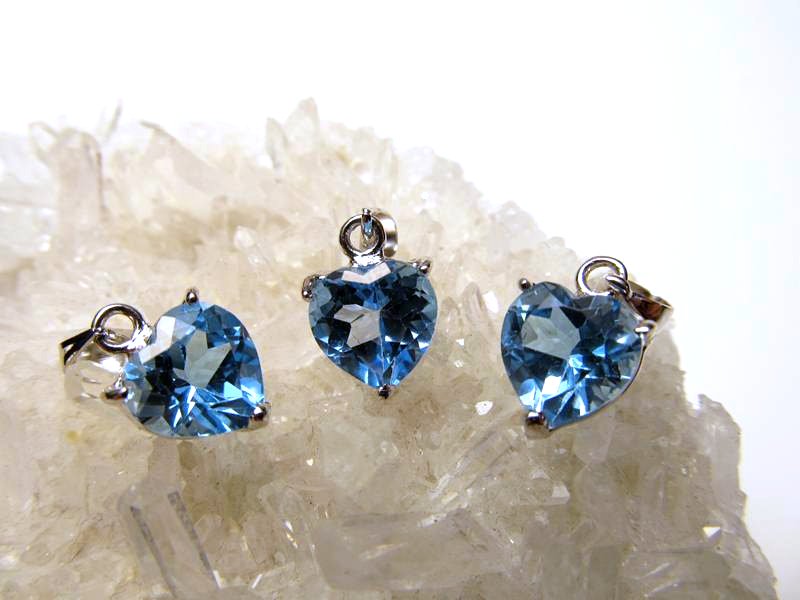 5A最高級 スイス ブルートパーズ ペンダントトップ キラキラハートカット型 縦約8-9mm SILVER925 pe- パワーストーン 天然石