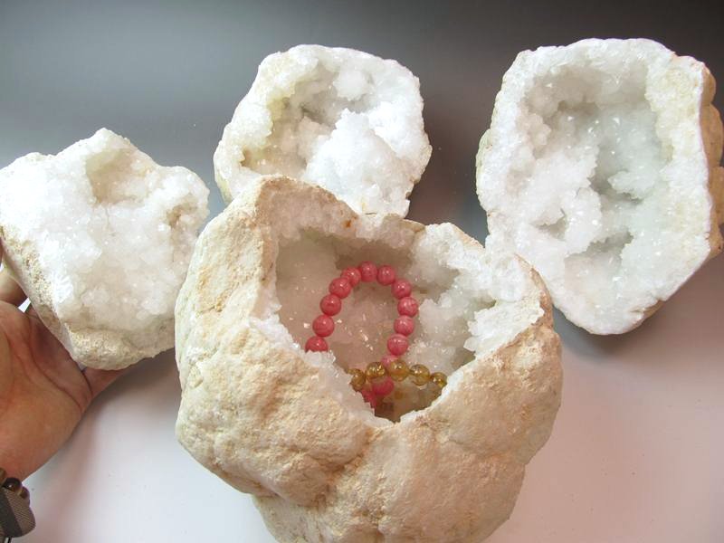 超特大 モロッコ産ジオード 晶洞 水晶 原石 約10kg-12kg 希少鉱物共生タイプも 完全浄化に 極上キラキラ水晶 モロッコ産 cl-p パワーストーン 天然石