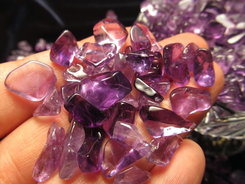 AAAアメジストさざれ『愛の守護石』 AAA超透明アメジストサザレ 紫水晶 200g 浄化用 インテリアに 粒の大きさ 約3ミリ-10ミリ sa- パワーストーン 天然石