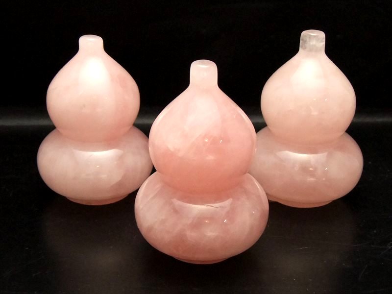 ローズクォーツひょうたん彫り置物 ローズクォーツ 女性の魅力をUPさせる石 重さ75グラム前後 風水 浄化などに ok-s パワーストーン 天然石