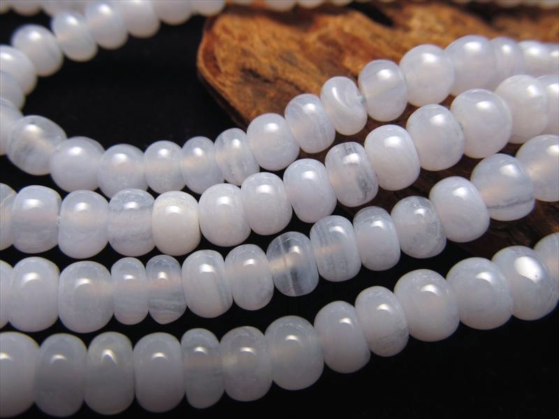 3A 約5.5-6mm珠 ブルーレースアゲート 丸ボタン型 一連 約38-40cm ぷっくりボタン 癒しの淡いブルー rn-p