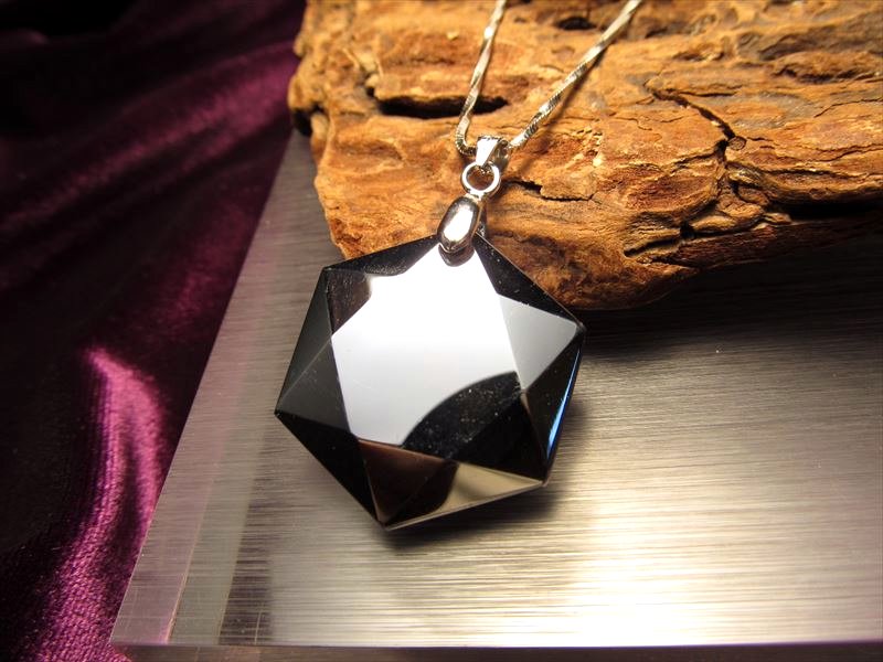 テラヘルツ鉱石 六芒星 ペンダントトップ 中サイズ 縦約25mm-30mm 1個売り カットの美しい六芒星 つやつや光沢 話題の 高純度 テラヘルツ 鉱石 2020年