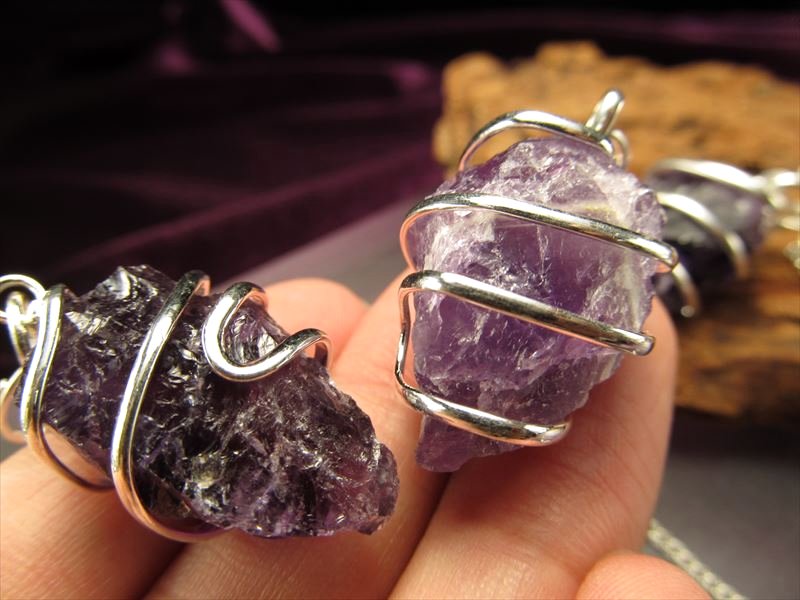 濃厚 インド産 金具装飾タイプ アメジスト ラフカットスパイラルペンデュラム 縦約23-30mm 1個売り pd- パワーストーン 天然石