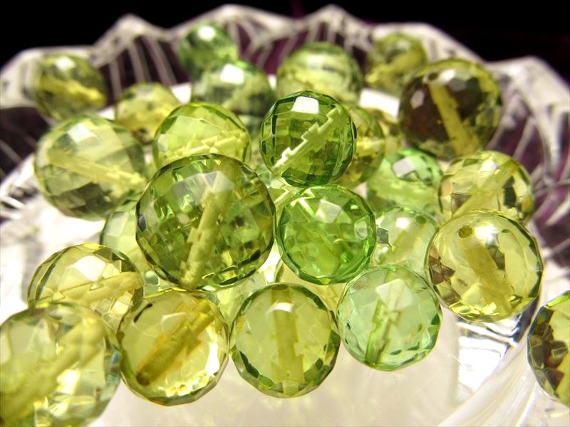 1粒売り 5A カット グリーンアンバー 天然琥珀 ビーズ石 約7.5mm珠 カットタイプ 発色美しいリトアニアアンバー バルト海産