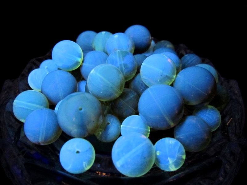 5A 1珠売り 11mm-11.5mm メキシカン ブルーアンバー 天然琥 ビーズ石 超希少 限定入荷 神秘の濃厚ブルー発色 古来より人々に愛されてきた東欧の宝石