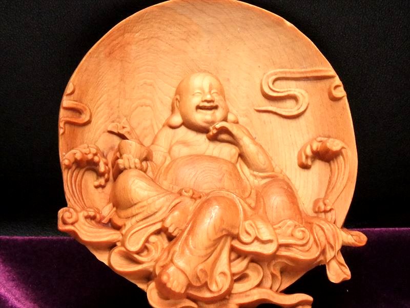 5A極上彫り 円背景 布袋様 木彫り 置物 高さ約105-110mm 風水やインテリアに 木の温もりを感じる濃いめのウッドカラー ok-s パワーストーン 天然石