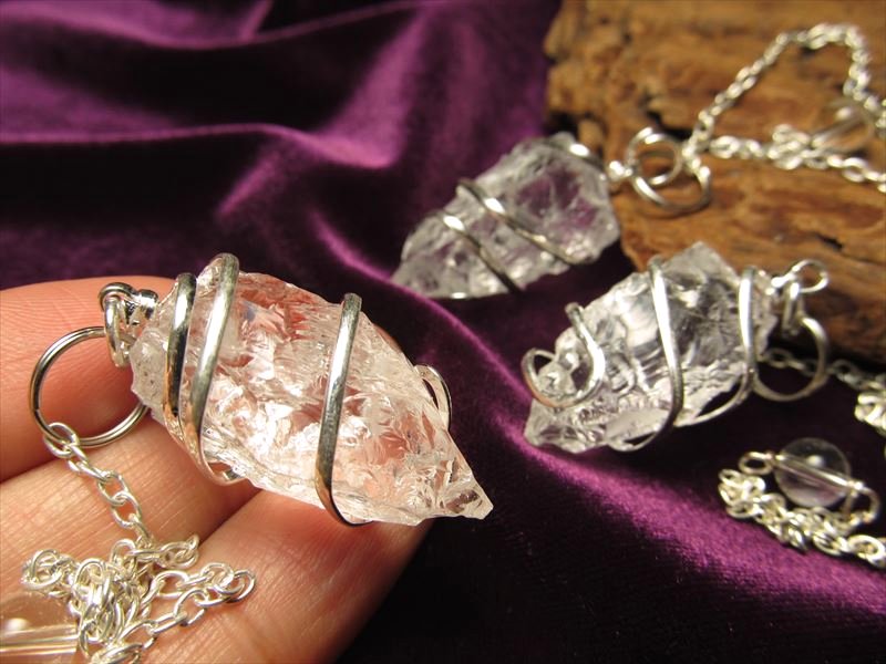 透明 インド産 金具装飾タイプ ヒマラヤ水晶 ラフカットスパイラルペンデュラム 縦約23-30mm 1個売り pd- パワーストーン 天然石