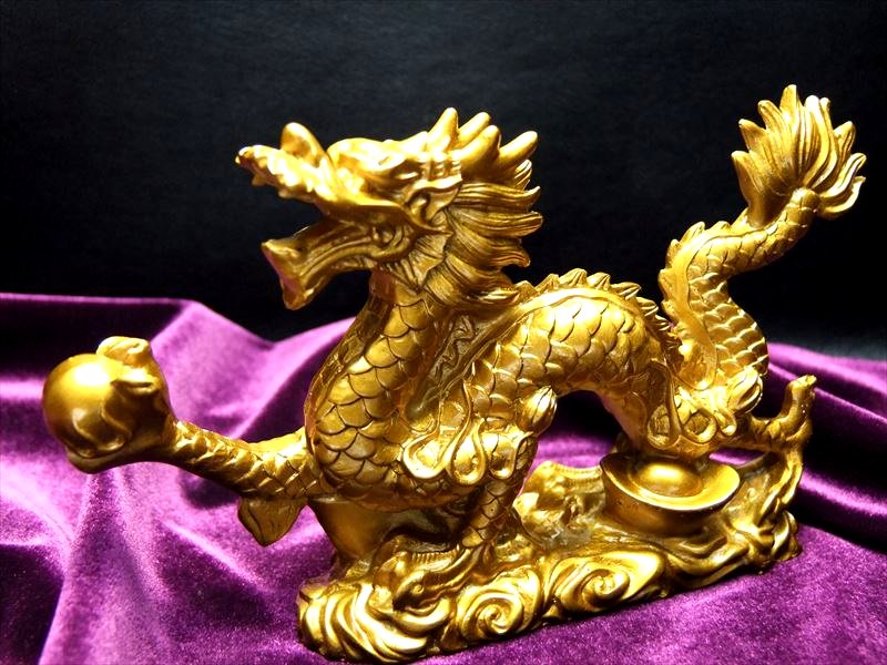 M 迫力満点 金龍モチーフ 玉持ち龍神 ドラゴン 置物 高さ約85mm 全長約150mm ディスプレイに Mサイズ ok-s inmy パワーストーン 天然石