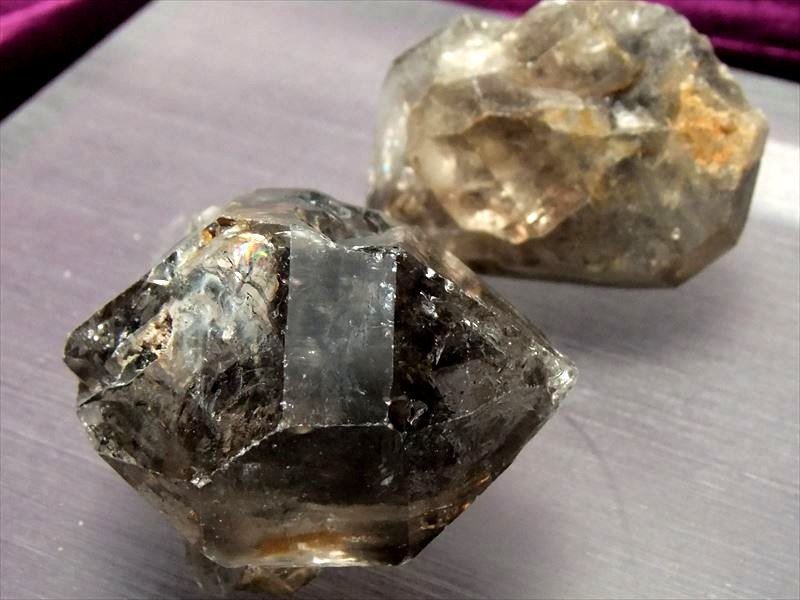 特大 今回はブラックライトで光る ダブルポイント入り エレスチャル水晶 さざれ 大き目 100g入り パワフルなエレスチャルクォーツ 粒サイズ約40-70mm