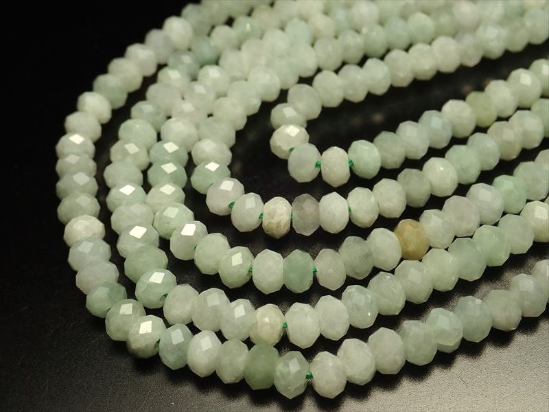 翡翠 ミャンマージェイド きらきらボタンカット 約4mm珠 一連 約38-40cm ミャンマー産 パワーストーン 天然石