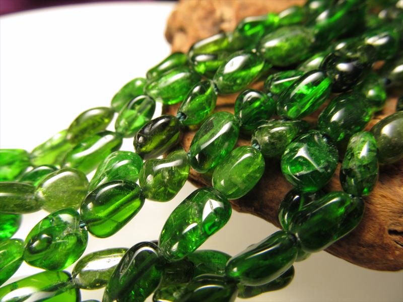クロムダイオプサイト タンブル 連 粒サイズ約3mm-5mm 一連 約38-40cm 高品質入荷 お買い得タンブル連 ロシア産 パワーストーン 天然石