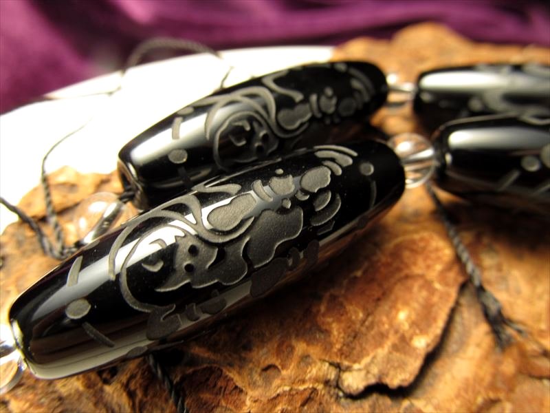 雷神彫刻 オニキス天珠形 サイズ：約40mm前後 1個売り 神道における雷の神様 パワーストーン 天然石