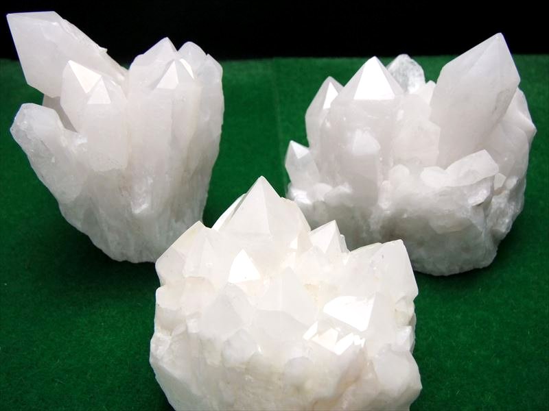 1個売り 大特価 300g-350g 雲南省産 水晶クラスター 原石 ヒマラヤ山脈の東端 力強い水晶 浄化 激安大放出 雲南省産 パワーストーン 天然石