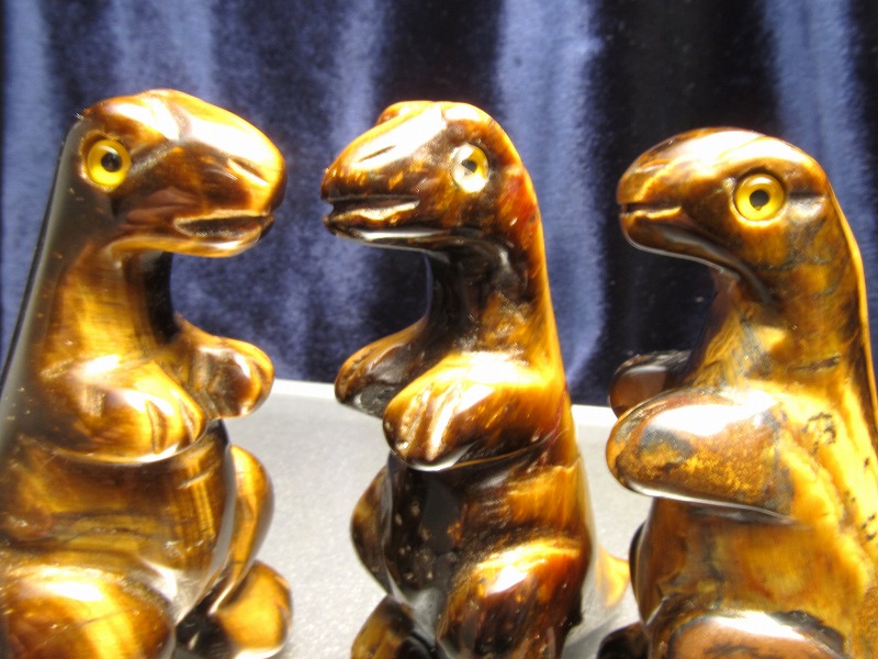 タイガーアイ 恐竜 彫り 高さ65-70mm前後 重さ60-80g前後 金運 仕事運上昇 インテリアに 風水グッズ 恐竜 置物 パワーストーン 天然石