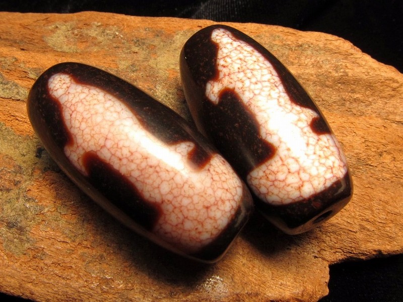 激レア限定入荷 双観音 紅朱砂龍紋天珠 約32ミリ 1個売り ご利益UPの龍紋模様 チベット発祥の厄除け・開運お守り 極上 天然石 ビーズ パワーストーン