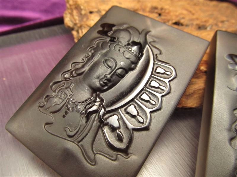 激安宣言 透明オブシディアン 黒曜石 白衣観音御尊顔彫り カービングプレート タイプA フロストタイプ 縦約56mm メキシコ産 geki-obG12 パワーストーン 天然石