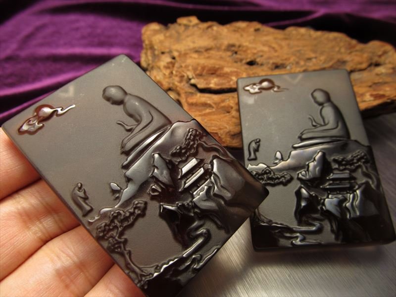 激安宣言 透明オブシディアン 黒曜石 仏教徒情景図彫り カービングプレート タイプA フロストタイプ 縦約56mm メキシコ産 geki-obG25 パワーストーン 天然石