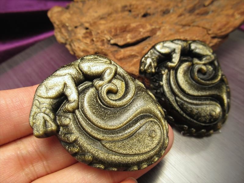 激安宣言 ゴールデンシャインオブシディアン 黒曜石 虎彫り カービングプレート 縦約43mm メキシコ産 geki-obG72 パワーストーン 天然石