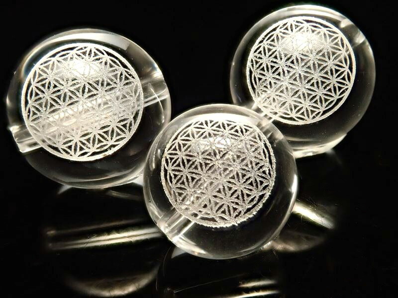 1粒売り 素彫り10ミリ珠 天然水晶 クリスタル フラワーオブライフ彫り 神聖幾何学 生命の花 調和とバランスを表す図形 10mm 素彫り