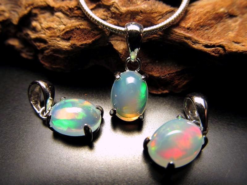 極上遊色5A プレシャスオパール 蛋白石 ペンダントトップ ぷっくりオーバル型 石サイズ縦約7mm SILVER925 幸運を呼び込む石 メキシコ産