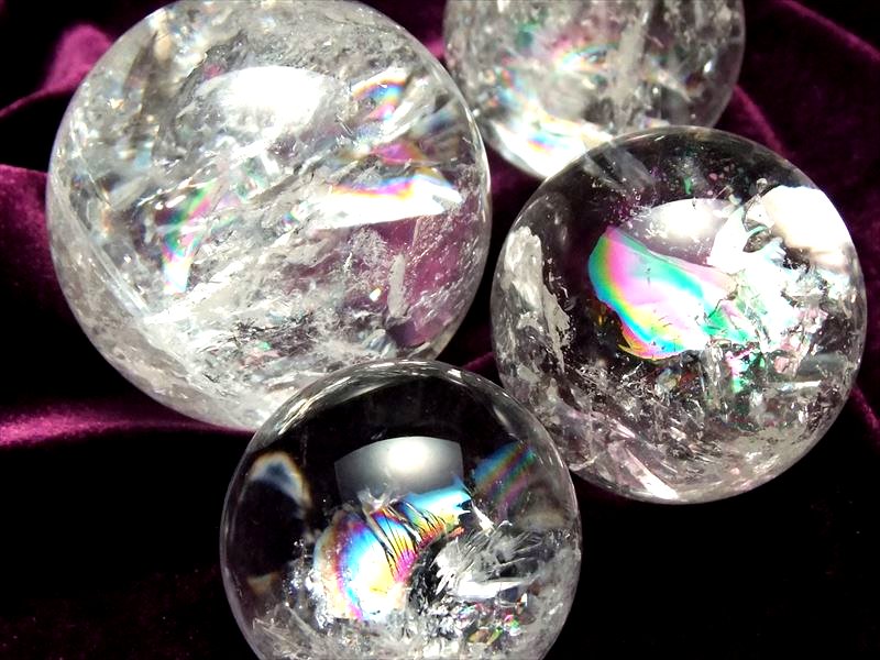 天然虹入り 水晶 丸玉 直径46mm-48mm すべての浄化と純粋さの象徴 お守りにも レインボークォーツ丸玉 ブラジル産
