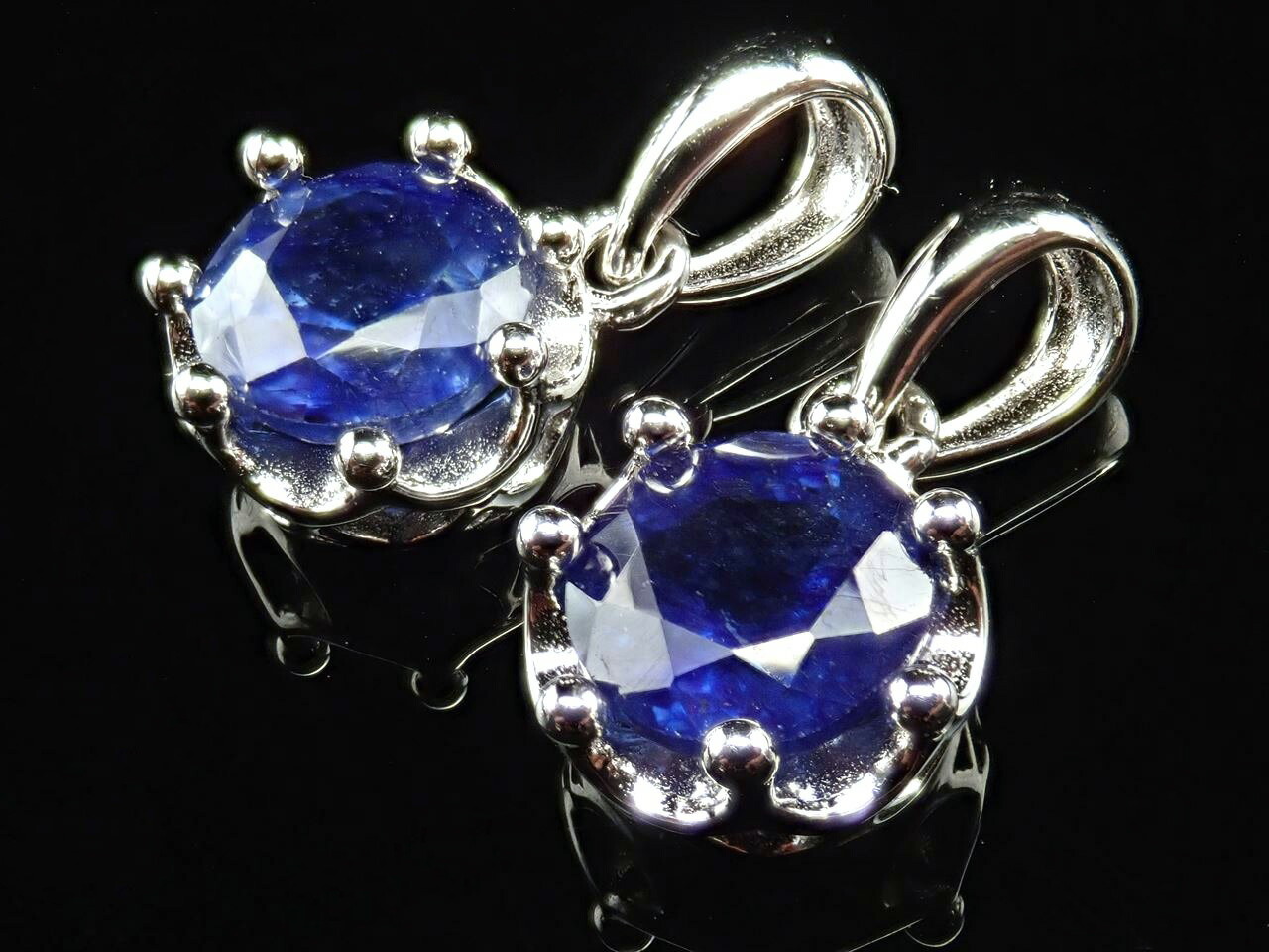 4A サファイアペンダントトップ ラウンドカット型 石サイズ直径約6mm 王冠モチーフ金具 超透明 濃色ブルー 勝利を呼ぶ石 Silver925 ミャンマー産