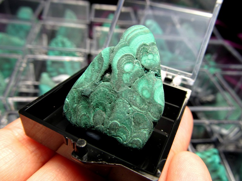 ミニチュア原石シリーズ マラカイト プレートタイプ 原石 ケース付き 心身の癒しに コレクションや標本に コンゴ産 パワーストーン 天然石
