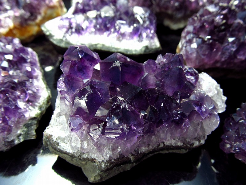 5A アメジスト クラスター フラットタイプ 重さ 20g-40g 1個売り 美結晶 愛の守護石 浄化やインテリアに 紫水晶 天然石 ウルグアイ産 パワーストーン 天然石